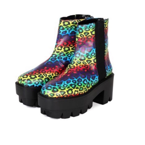 Bumper Shoes - NIB Rainbow Leopard Rain Boots 🌈 3 inch platform